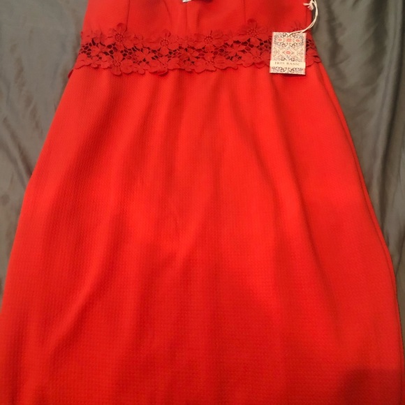 Dress - Picture 2 of 4